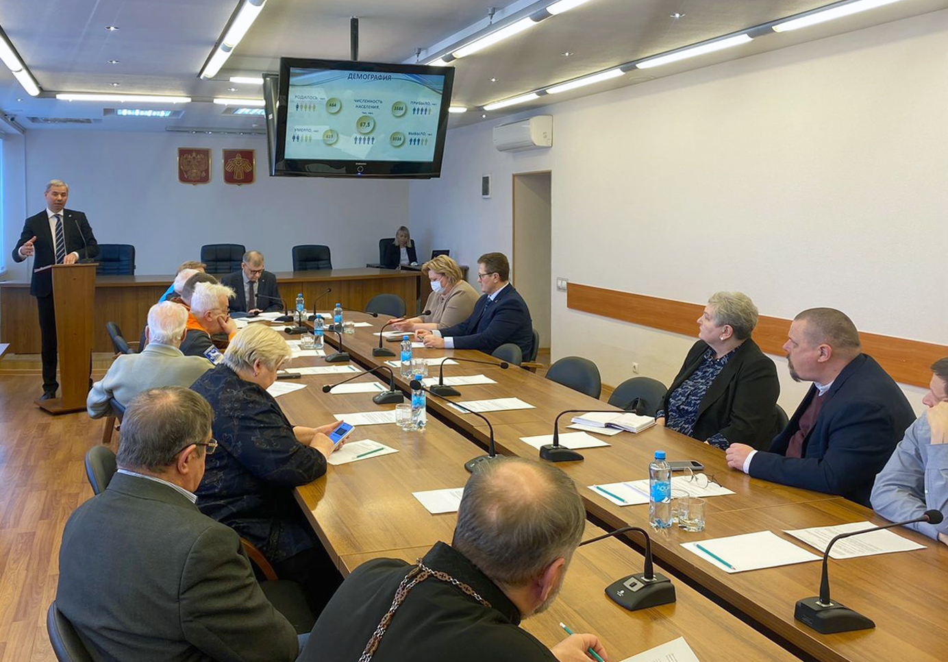 Ежегодный отчет, летний ремонт и бюст И.Л.Шпектора: в Воркуте состоялось очередное заседание Общественного совета города.