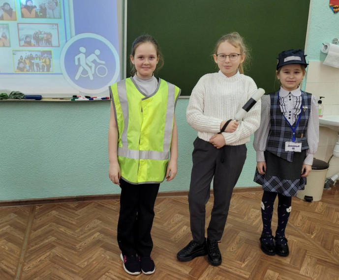 В преддверии 50-летия движения ЮИД воркутинские школьники изучают историю дорожной безопасности.
