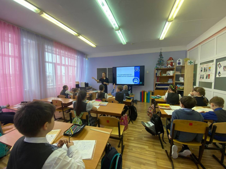 В преддверии 50-летия движения ЮИД воркутинские школьники изучают историю дорожной безопасности.