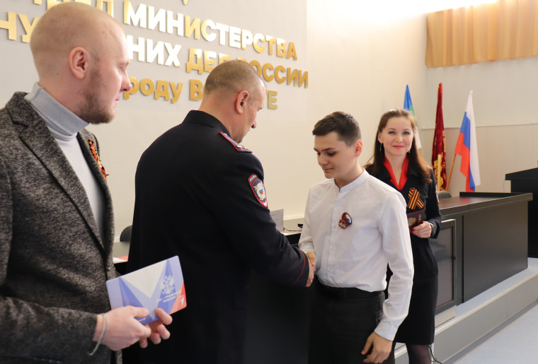 В преддверии Дня Победы в Воркуте прошло торжественное вручение паспортов юным гражданам Российской Федерации.